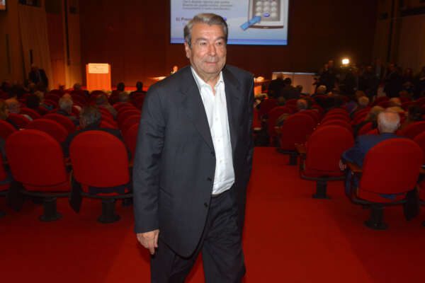 Spinelli jr, “erano finanziamenti leciti”, risolto il giallo del verbale trascritto con l’intelligenza artificiale. E Aldo resta ai domiciliari