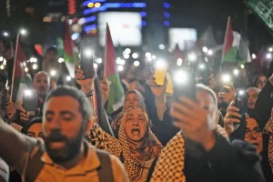 La Turchia in piazza contro Israele: proteste al consolato e nelle università. Erdogan: “Netanyahu? Un maniaco psicopatico” La Turchia in piazza contro Israele: proteste al consolato e nelle università. Erdogan: “Netanyahu? Un maniaco psicopatico”