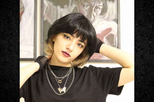 Nika, il volto della rivoluzione in Iran dove lo stupro è un’arma di guerra: martire a 16 anni per la libertà Nika, il volto della rivoluzione in Iran dove lo stupro è un’arma di guerra: martire a 16 anni per la libertà