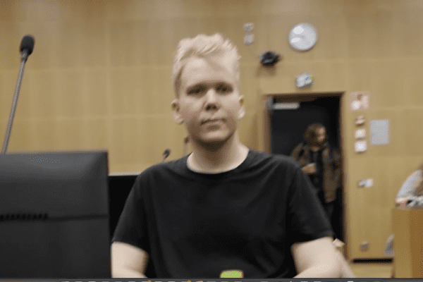 Chi è Julius Kivimäki, l’hacker più ricercato di tutta Europa condannato a sei anni di carcere. Ricatti ad oltre 33mila utenti