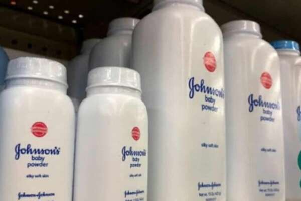 Amianto nel borotalco, offerta al ribasso di Johnson&Johnson alle donne con tumore alle ovaie