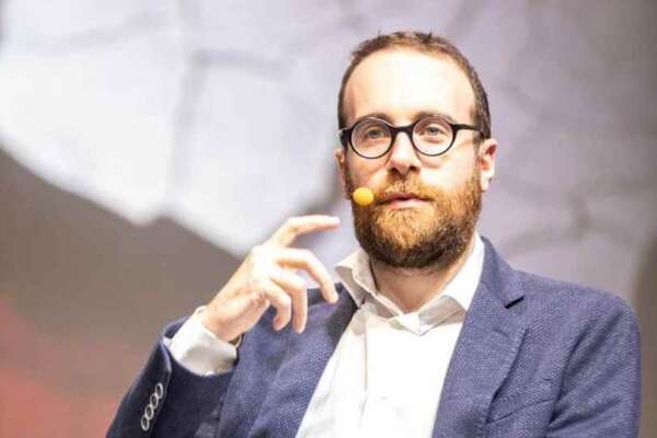 Il duello Meloni-Schlein non è da Rai, Diamanti: “Occasione persa, il dibattito può generare hype e ascolti e spostare tanti voti (anche su altre tv)” Il duello Meloni-Schlein non è da Rai, Diamanti: “Occasione persa, il dibattito può generare hype e ascolti e spostare tanti voti (anche su altre tv)”