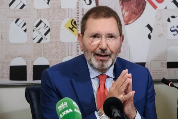 Ignazio Marino contro Renzi