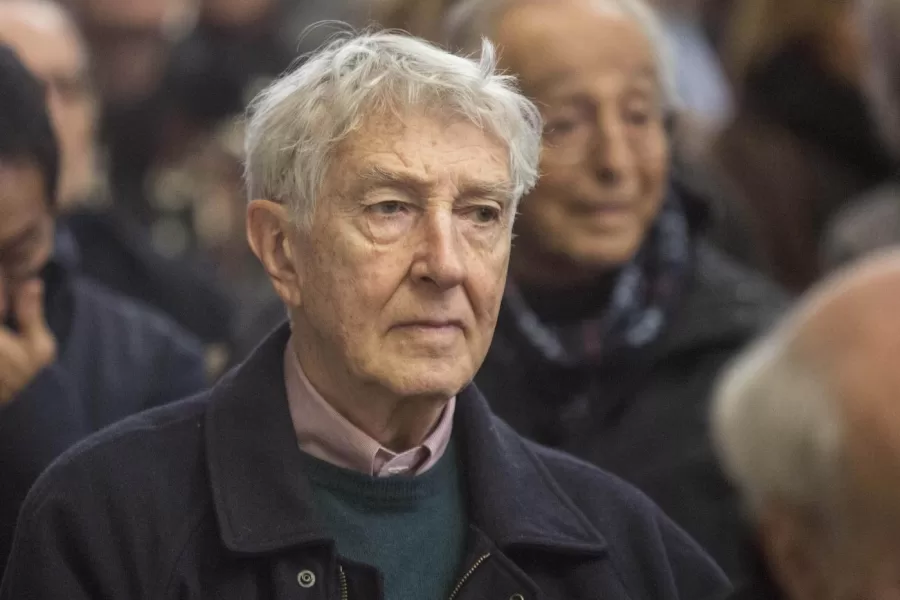 Corrado Augias ricorda che ‘La vita s’impara’: né biografia, né saggio ma highlights della storia democratica italiana