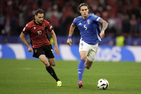 Calciomercato, Calafiori: altro che Juve ora c’è il Real Madrid. Quella scommessa con mamma e papà davanti ad un piatto di carne