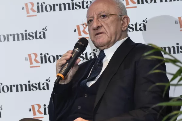 Autonomia differenziata, De Luca apre al dialogo: “Se non si conclude la partita dei Lep chi è povero sarà ancora più povero. Non siamo il sud del parassitismo” Autonomia differenziata, De Luca apre al dialogo: “Se non si conclude la partita dei Lep chi è povero sarà ancora più povero. Non siamo il sud del parassitismo”