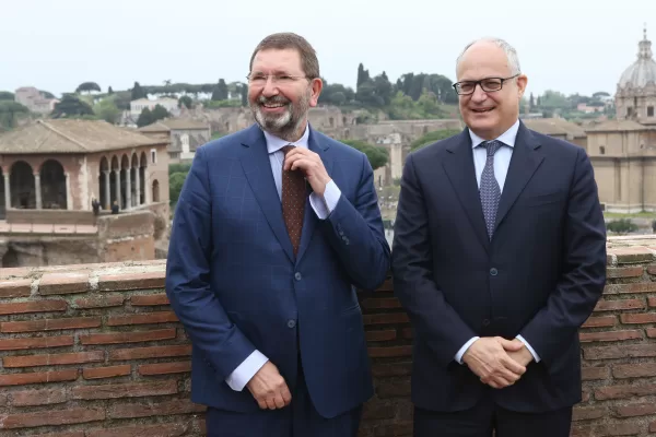 Elezioni, un bug del sistema blocca lo scrutinio a Roma. Marino: “Situazione fuori controllo”. Gualtieri: “Problemi con le preferenze”