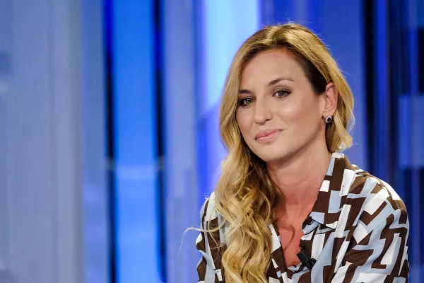 Beatrice Venezi 20203510_large Beatrice Venezi 20203510_large