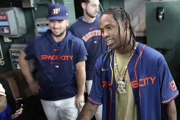 Concerto di Travis Scott a Milano 23 luglio, la scaletta dei brani della serata. Chi è il rapper americano dal successo planetario Concerto di Travis Scott a Milano 23 luglio, la scaletta dei brani della serata. Chi è il rapper americano dal successo planetario