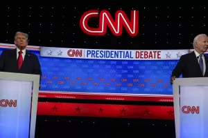 Biden-Trump, il tafazzismo è sbarcato anche in America. Il vecchio Joe destinato alla sconfitta ma un suo sostituto non farebbe meglio