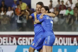 Calcio e campo… largo: l’abbraccio tra Renzi e Schlein, La Russa in versione Canà e la poesia di Giorgetti