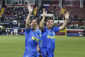 Calcio e campo… largo: l’abbraccio tra Renzi e Schlein, La Russa in versione Canà e la poesia di Giorgetti