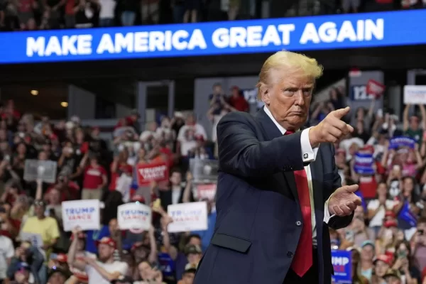 Quando Trump sosteneva la campagna di Kamala Harris: le donazioni da migliaia di dollari per la procuratrice generale della California Quando Trump sosteneva la campagna di Kamala Harris: le donazioni da migliaia di dollari per la procuratrice generale della California