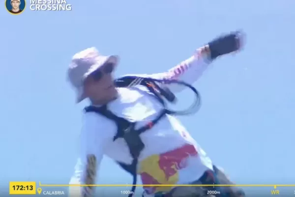 Chi è Jaan Roose, l’equilibrista caduto a 80 metri dall’impresa di attraversare lo Stretto di Messina su una fune