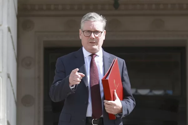 Così Starmer ha rimesso in piedi il partito laburista: l’ispirazione per Pd e centristi