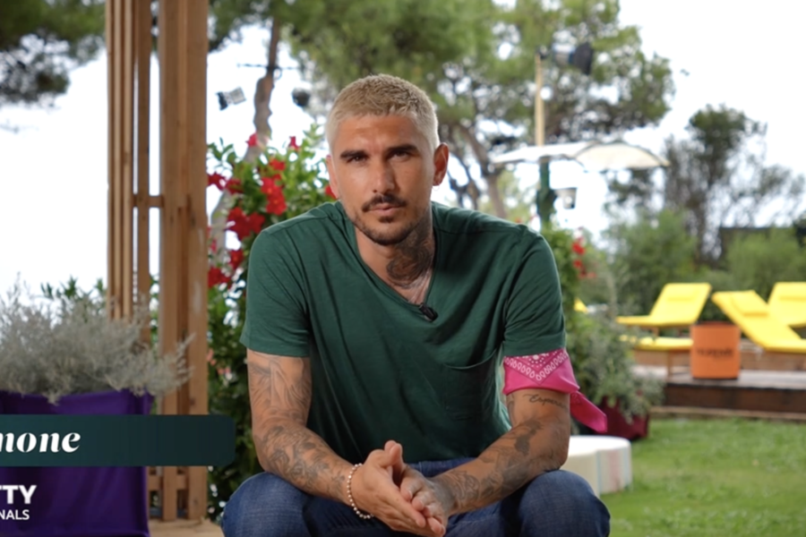 Simone, Temptation Island