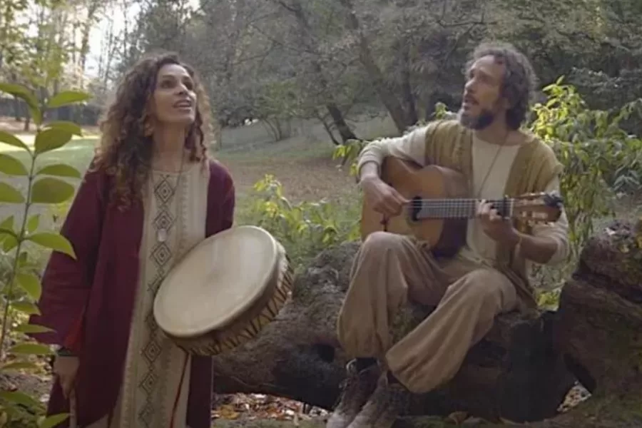 Chi è Andrea Zuin, lo sciamano dell’evento in cui è morto Alex Marangon. I viaggi in Sudamerica, il camper come casa, l’evento al costo di 200€