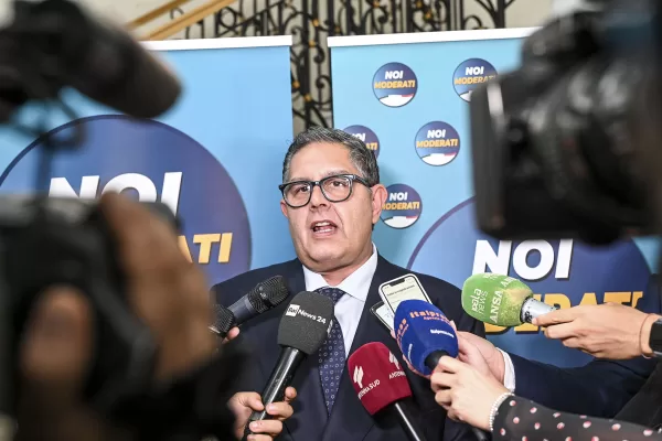 Inchiesta Liguria, tutto secondo copione: niente più domiciliari per Cozzani che si dimette mentre il cattivo Toti è ancora agli arresti Inchiesta Liguria, tutto secondo copione: niente più domiciliari per Cozzani che si dimette mentre il cattivo Toti è ancora agli arresti