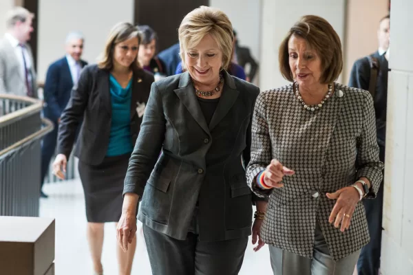 Hillary Clinton e Nancy Pelosi Hillary Clinton e Nancy Pelosi