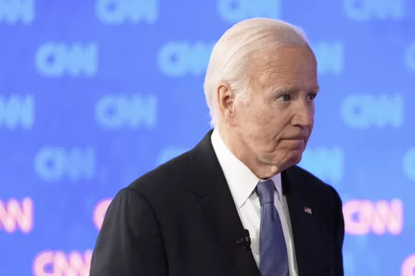 Biden positivo al Covid riflette sul ritiro: “Kamala Harris può vincere?” Biden positivo al Covid riflette sul ritiro: “Kamala Harris può vincere?”