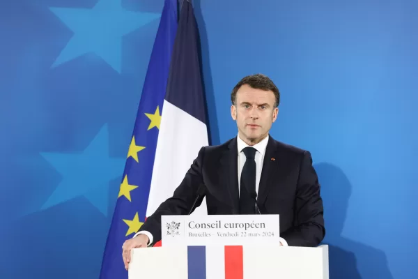 L’azzardo di Macron può ancora aver successo, la partita in Francia è aperta ma non ditelo ai commentatori e alla stampa italiana