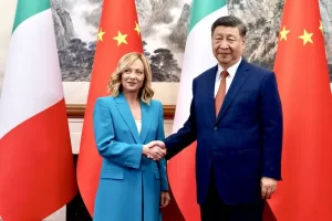 Giorgia Meloni con Pechino rischia la fine di Angela Merkel: i casi da studiare per non cadere in errore Giorgia Meloni con Pechino rischia la fine di Angela Merkel: i casi da studiare per non cadere in errore