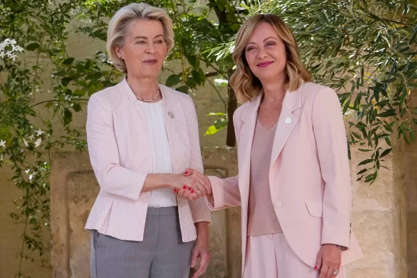 Meloni: “Il voto contro von der Leyen? Coerente col risultato delle europee. L’Italia non è una provincia dell’Impero. Renzi e Schlein possono vincere, ma non governare”