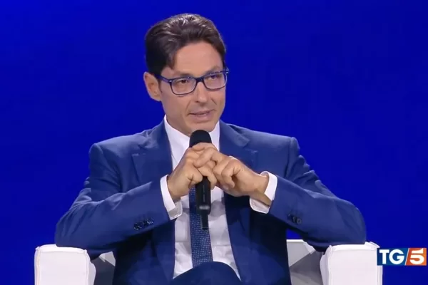 Pier Silvio Berlusconi, leader naturale (per ora) fuori dalla politica: celebra le sue Tv, tace su Forza Italia