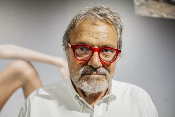 L’ultima foto di Oliviero Toscani, la malattia e la lezione sulla morte di un uomo libero e provocatore L’ultima foto di Oliviero Toscani, la malattia e la lezione sulla morte di un uomo libero e provocatore
