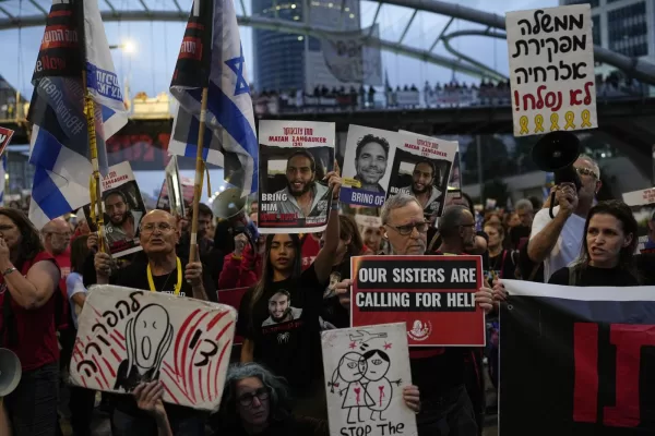 Iran è Svizzera mediorientale e i suoi alleati vogliono solo la pace: la favola per condannare Israele Iran è Svizzera mediorientale e i suoi alleati vogliono solo la pace: la favola per condannare Israele