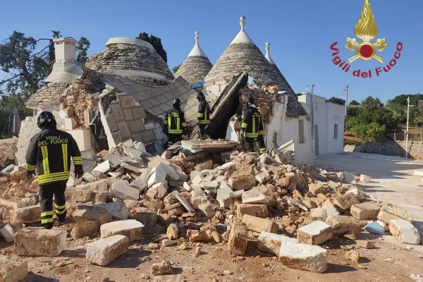 Esplode un trullo nel Brindisino: morto un uomo di 55 anni, sua moglie ricoverata in gravi condizioni