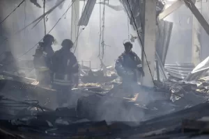 Putin vendica il blitz ucraino in Russia con la strage del supermercato nel Donbass: ma è resa dei conti al Cremlino Putin vendica il blitz ucraino in Russia con la strage del supermercato nel Donbass: ma è resa dei conti al Cremlino