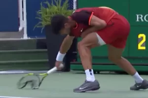 Carlos Alcaraz è umano, distrugge racchetta a Cincinnati: “Era impossibile vincere”