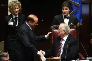 Da Fortunato al Pantheon nacque il “salvaladri” ma Scalfaro trattava Berlusconi come un contadino Da Fortunato al Pantheon nacque il “salvaladri” ma Scalfaro trattava Berlusconi come un contadino