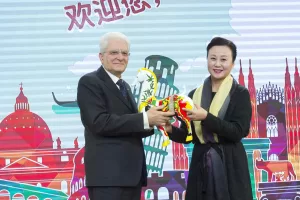 Italia-Cina, il nuovo Marco Polo è Sergio, non Giorgia Italia-Cina, il nuovo Marco Polo è Sergio, non Giorgia