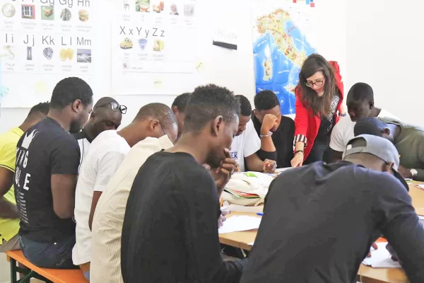 I migranti sono un’opportunità per la Ue, si parta dalle scuole per immaginare i nuovi cittadini