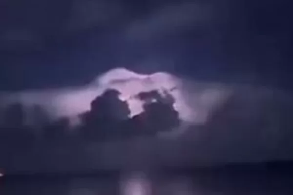 L’ultimo video del Bayesian prima del naufragio, sommozzatori hanno 12 minuti di autonomia per recuperare dispersi: “E’ un piccolo Concordia” L’ultimo video del Bayesian prima del naufragio, sommozzatori hanno 12 minuti di autonomia per recuperare dispersi: “E’ un piccolo Concordia”