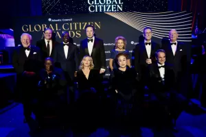 Elezioni Usa tra gossip e guerre: Harris non parla di programmi ma ride, Trump mena botte da orbi, Musk “non flirtavo con Meloni”