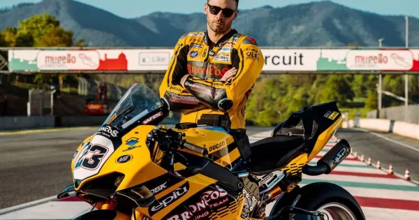 Chi era Luca Salvadori, il pilota di moto e influencer morto dopo un ...