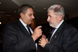 GIOVANNI TOTI PRESIDENTE REGIONE LIGURIA
MARCO BUCCI SINDACO DI GENOVA