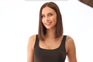 Chi è Saretta, la tentatrice che sta facendo impazzire Antonio e infuriare Titty: “Sogno le Maldive”