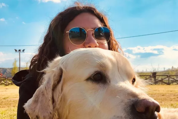 Chiara Petrolini: un mese nella villetta di Traversetolo in attesa della decisione sul carcere. E il papà registra all’anagrafe i due neonati morti