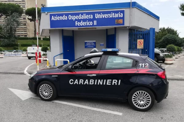 “Posso entrare con l’auto in ospedale”, paziente ucciso di botte dai vigilantes: calci e pugni in faccia e ai genitali