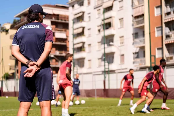 Risparmi nel breve, impegni nel lungo: il paradosso del calciomercato orientato al “pagherò”, club alla ricerca della sostenibilità