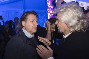 Conte, Grillo e il Movimento diventato la sua stessa negazione: scissione preceduta da purghe 2.0 e lettere al veleno