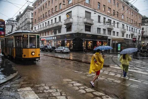 Milano allagata, polemiche ad ogni acquazzone ma la città è salva grazie al “tampone idraulico” dell’ingegner Colombo Milano allagata, polemiche ad ogni acquazzone ma la città è salva grazie al “tampone idraulico” dell’ingegner Colombo