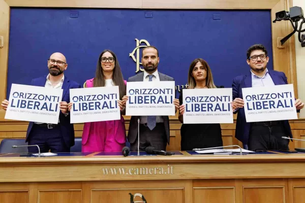 Perché Marattin ha lasciato il partito di Renzi e chi degli ex Italia Viva ha aderito ad Orizzonti Liberali Perché Marattin ha lasciato il partito di Renzi e chi degli ex Italia Viva ha aderito ad Orizzonti Liberali