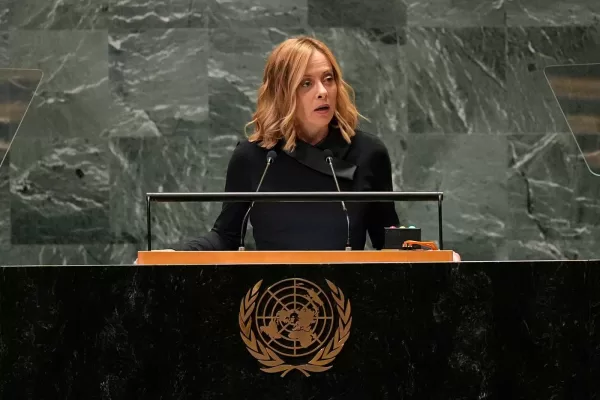 Meloni a New York vuole guidare, ma con Elon Musk deve stare attenta alle trappole cinesi