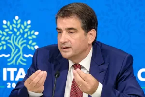 Commissione UE, i socialisti giocano al rialzo, la vera insidia per Fitto sono verdi e liberali Commissione UE, i socialisti giocano al rialzo, la vera insidia per Fitto sono verdi e liberali