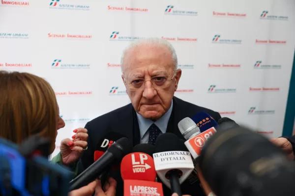 Sud, la carta vincente del Pd è ancora De Luca